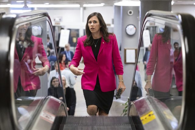 14 Republican senators urge White House to release delayed NIH funds