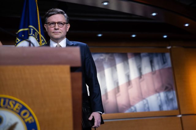 Lawmaker stock-trading crackdown eyed for House vote