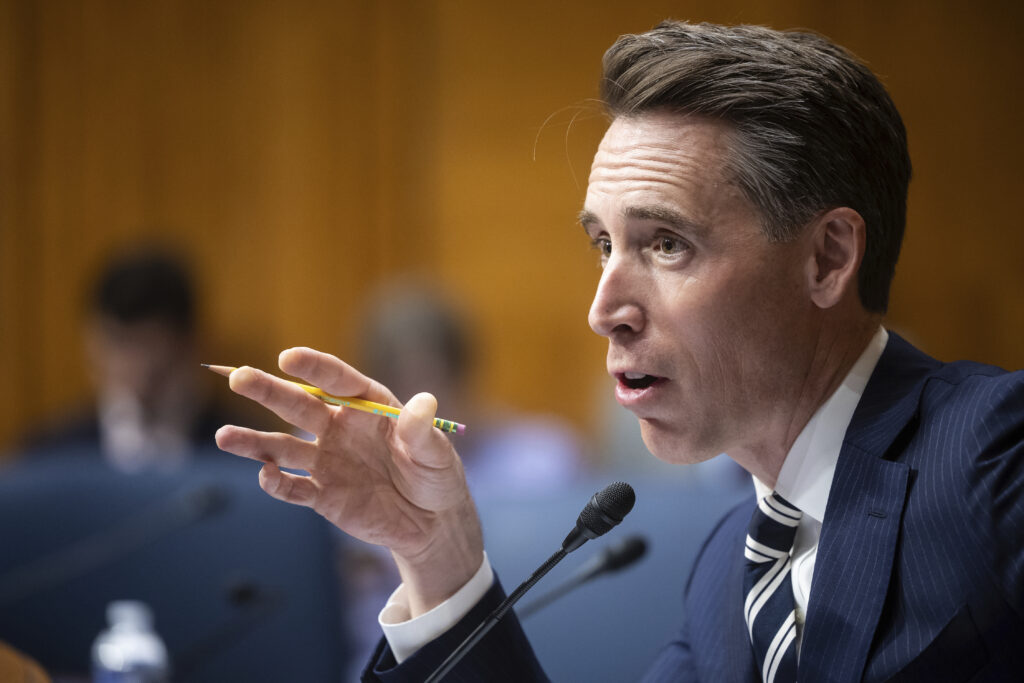 Congressional stock trading ban gets Senate panel’s OK