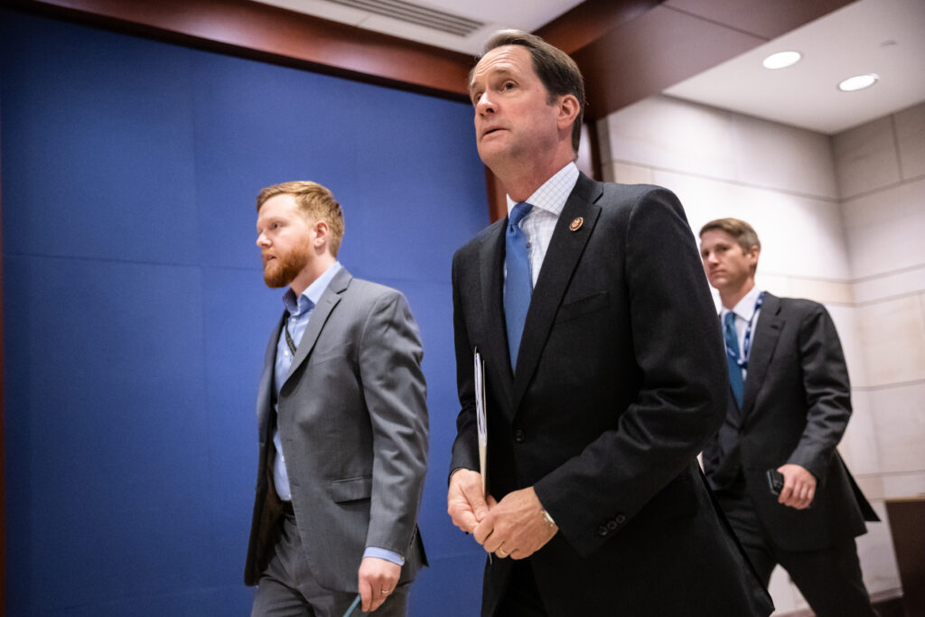 Himes pushes amendment seeking judicial review on searches under key spy program