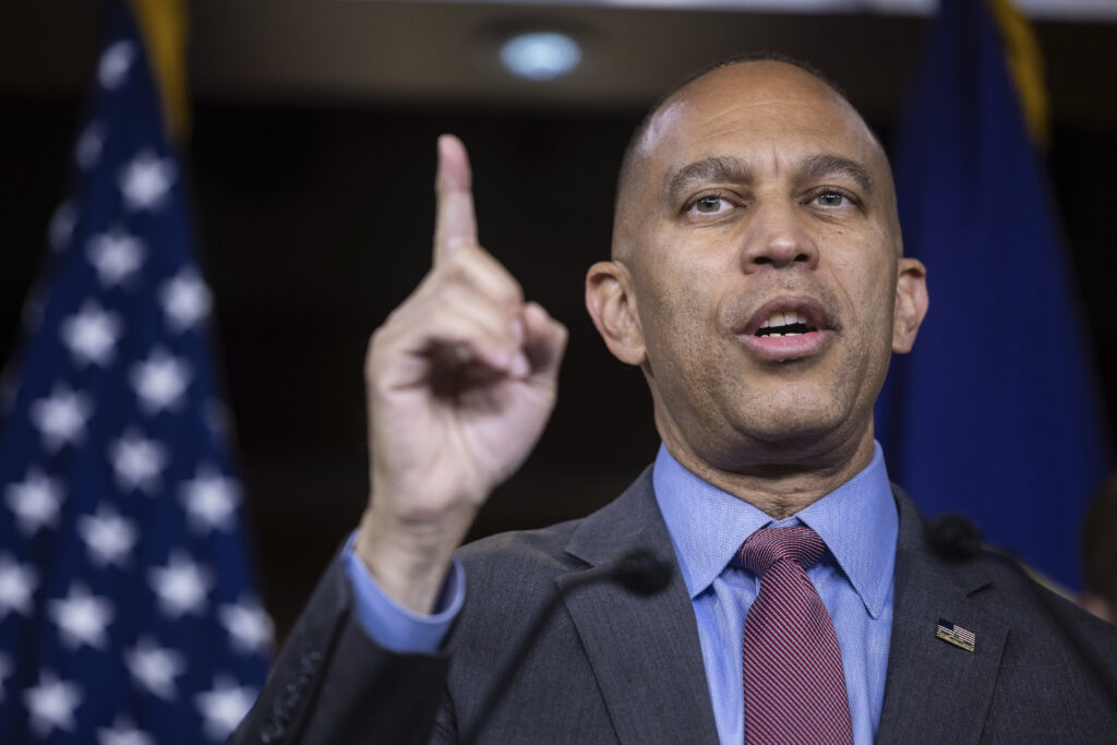 Hakeem Jeffries’ redistricting crusade runs into resistance from fellow Democrats