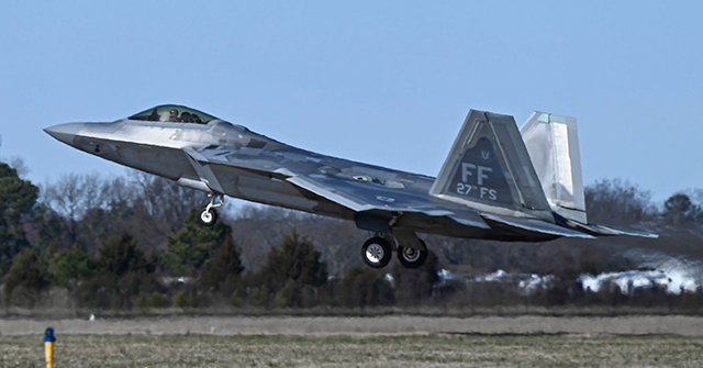U.S. Deploys Stealth F‑22s to Israel as Iran Strike Window Narrows amid Historic Buildup