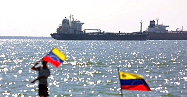 Reports: U.S. Completes First $500 Million Venezuelan Oil Sale