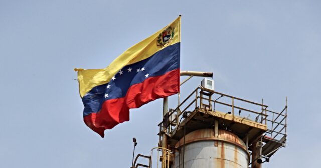Trump to Meet with Oil Executives on Restoring Venezuela’s Oil Infrastructure