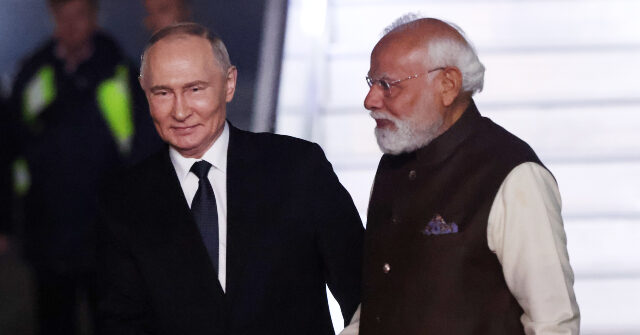 India’s Modi Extends Warm Welcome to Vladimir Putin