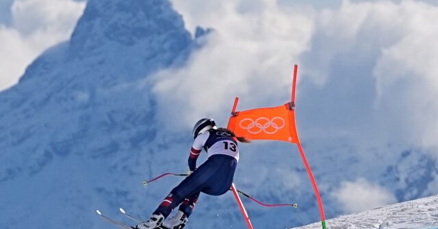 Video: Lindsey Vonn Crashes out of Winter Olympics, Evacuated by Helicopter to Hospital