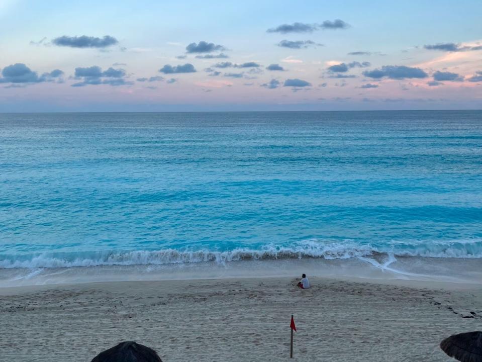 view of the caribbean sea from hilton cancun mar caribe resort