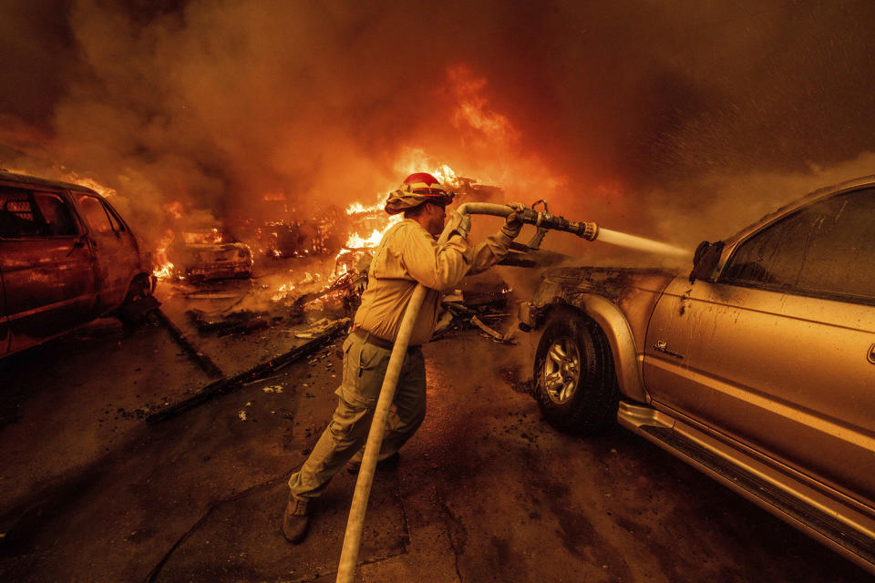 Eaton Fire in Altadena Calif (Ethan Swope / AP)