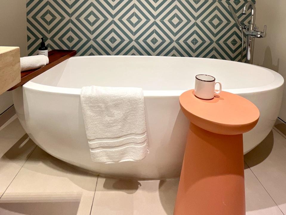 soaking tub in the bathroom of an all-inclusive hotel room in cancun