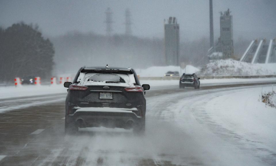 Traffic moves slowly along northbound US-127, Tuesday, Jan. 21, 2025.