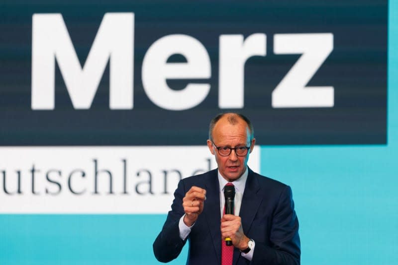 Chairman of the Christian Democratic Union of Germany (CDU), Friedrich Merz, who is also the CDU candidate for German Chancellor, delivers a speech during his election campaign in Heek. Christoph Reichwein/dpa