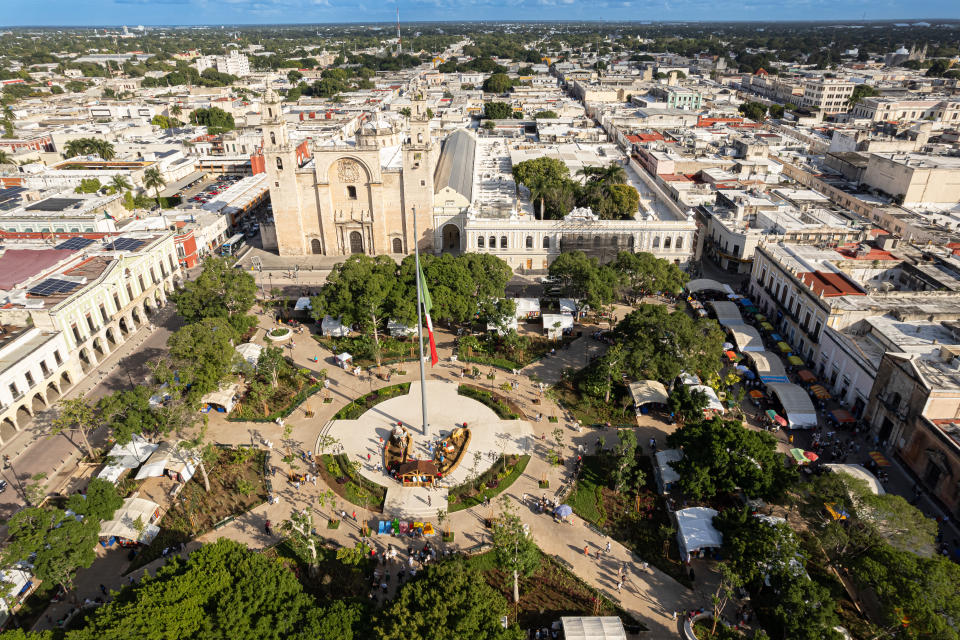 Discover the timeless beauty of the San Ildefonso Cathedral, an iconic colonial landmark in the heart of Mérida, Yucatán