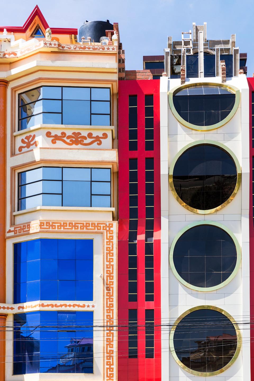 A building by the iconic Bolivian architect Freddy Mamani