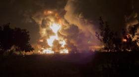 Israeli strike on oil depot in Tehran suburb ignites huge blaze (VIDEOS)