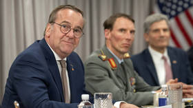 German defense minister wants to arm Ukraine ‘quickly and quietly’