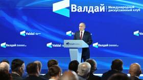 Tomahawks for Kiev, French pirates and Charlie Kirk: Key takeaways from Putin’s talk at the Valdai forum