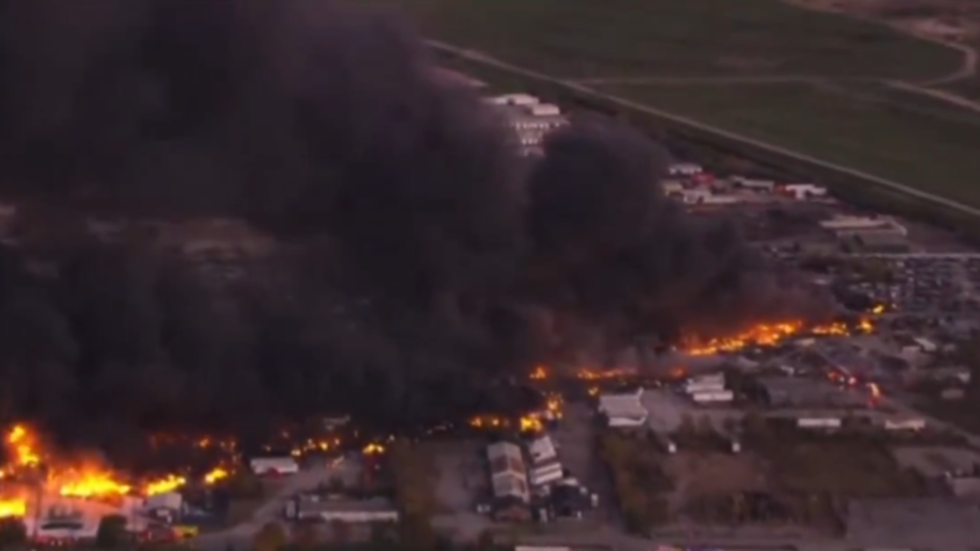 Multiple fatalities after US cargo plane explodes on takeoff (VIDEOS)