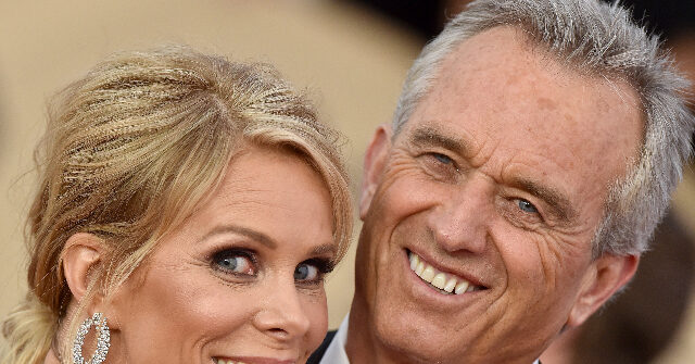 Cheryl Hines Flames Hollywood’s Fake ‘Inclusion’ Hypocrisy over Her Marriage to RFK Jr.