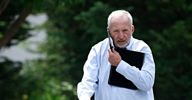 Ex-Harvard President, Clinton Treasury Larry Summers ‘Deeply Ashamed’ of Epstein Relationship, Will Step Back from Public Life