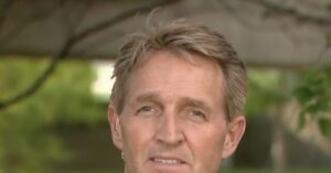Flake: Trump’s Paxton Endorsement Puts Texas in ‘Jeopardy’ for GOP