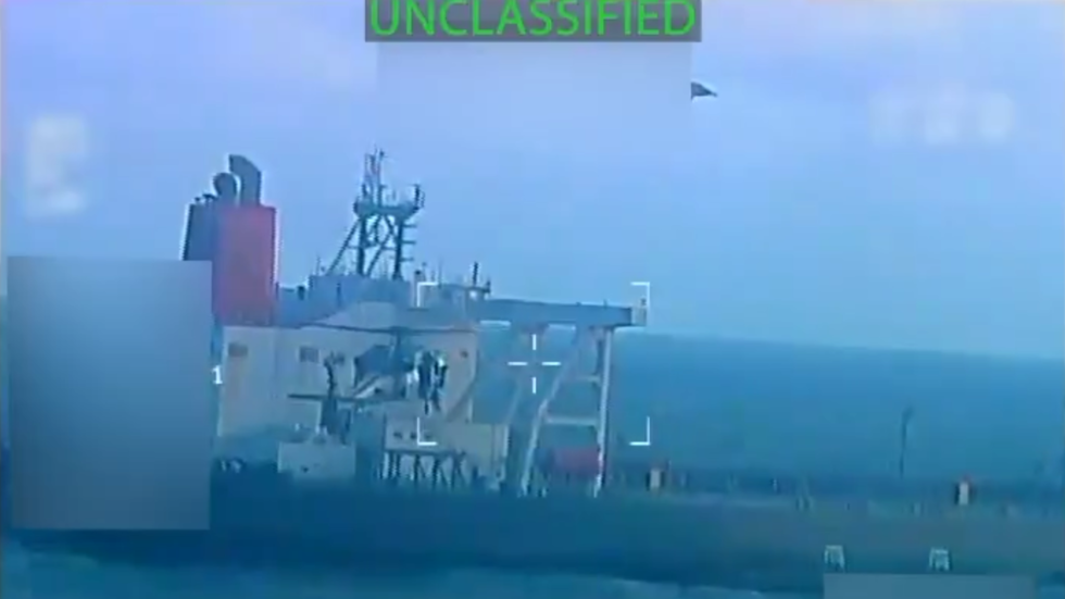 US seizes oil tanker in Caribbean waters (VIDEO)
