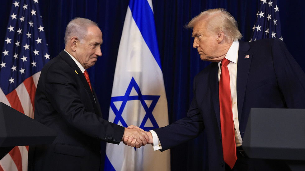 Netanyahu to break convention with state prize for Trump