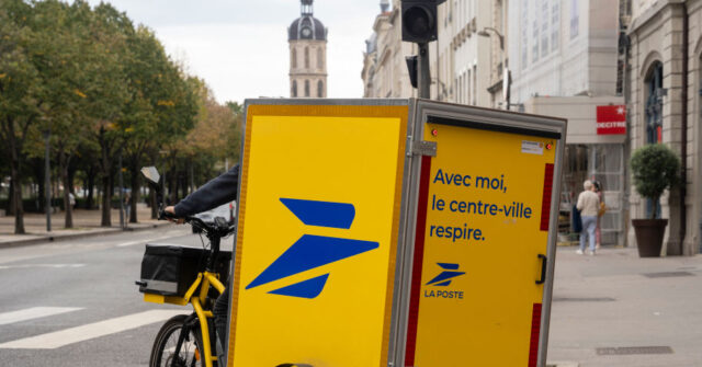 Russian Hackers Claim Christmas Cyberattack on French Postal Service, Halting Deliveries