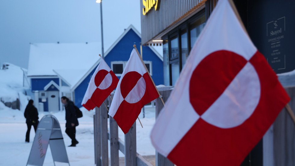 EU preparing ‘carrot-and-stick’ response to Trump over Greenland – FT