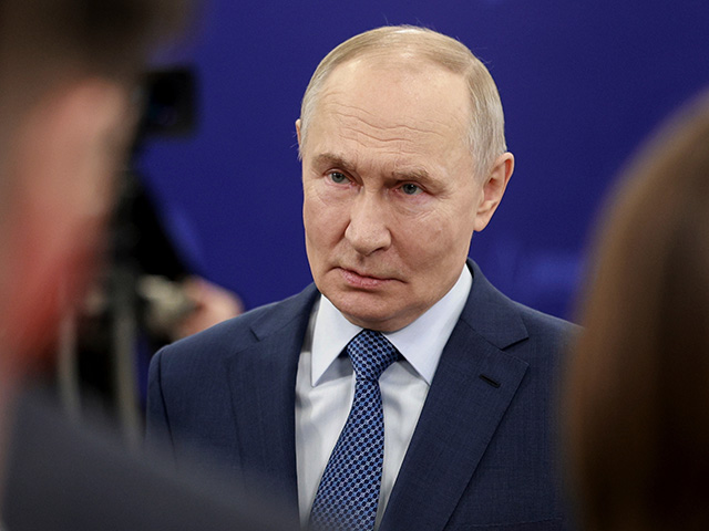 Title: Russia Putin Image ID: 26023526621157 Article: Russian President Vladimir Putin meets with students and graduates at the Moscow Institute of Physics and Technology (MIPT) in Dolgoprudny, Russia, Friday, Jan. 23, 2026. (Alexander Shcherbak/Sputnik Kremlin, Pool Photo via AP)