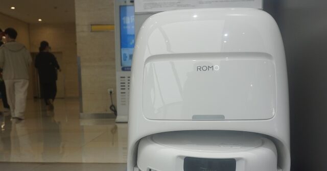 Robo Army: Man Accidentally Takes Control of 6,700+ Robot Vacuums Worldwide While Hacking His Own