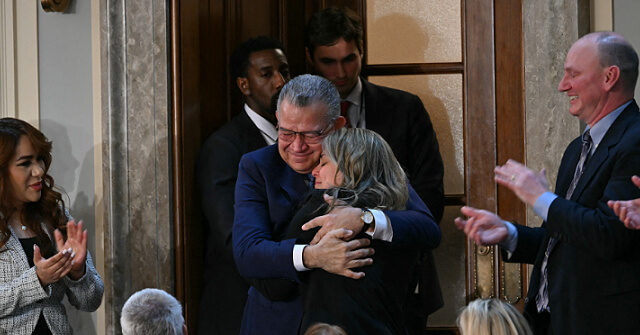 Trump Reunites Venezuelan Family at State of the Union Address