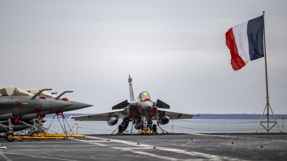US fitness app exposes location of French aircraft carrier