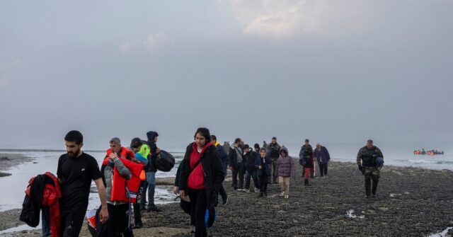 Households with Migrants Claiming Nearly £1 Billion in Welfare per Month in Britain