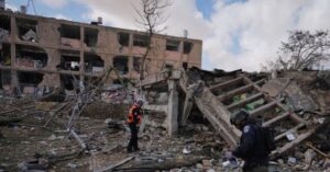 Iran Missile Strikes Wound over 100 in Two South Israel Towns