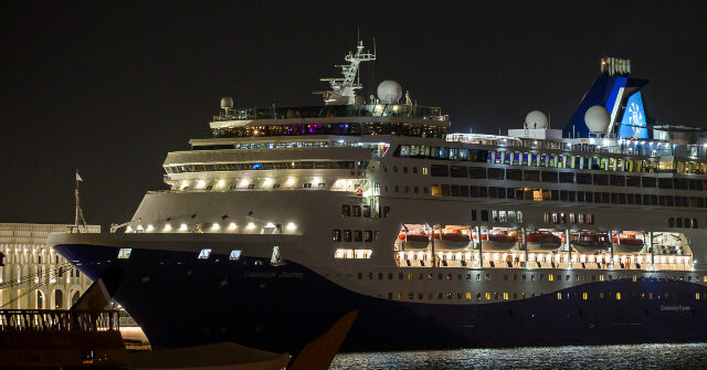 Thousands of Cruise Passengers Trapped in Gulf Due to Iran Conflict