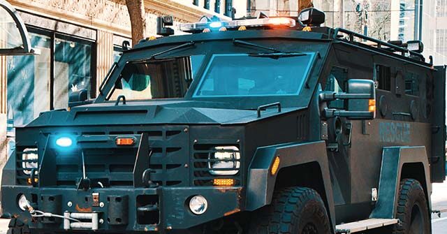 Illinois SWAT Team Issues ‘Shelter-in-Place’ Order Due to Man with 38 Rounds of Ammo and No FOID Card