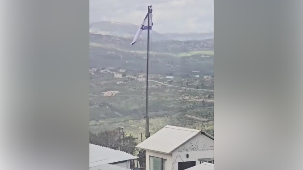 IDF accused of endangering UN peacekeepers with Israeli flag