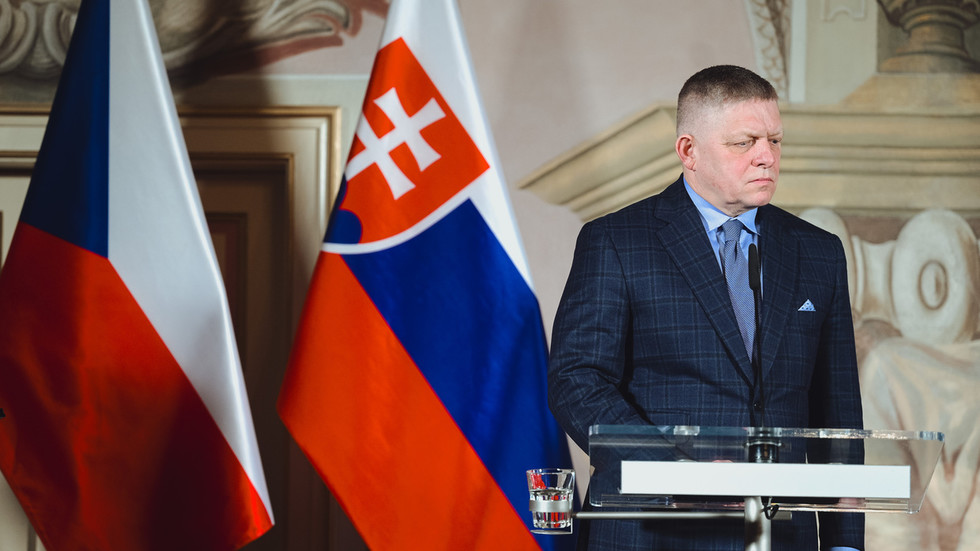 EU acting like ‘suicide ship’ by keeping Russia sanctions – Slovak leader