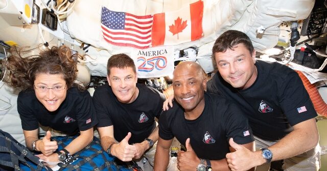 Artemis II Crew Completes First ‘Ship to Ship’ Call from Moon to International Space Station