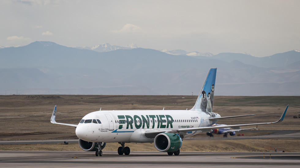 Trespasser sucked into passenger jet engine at Denver airport (GRAPHIC VIDEO)