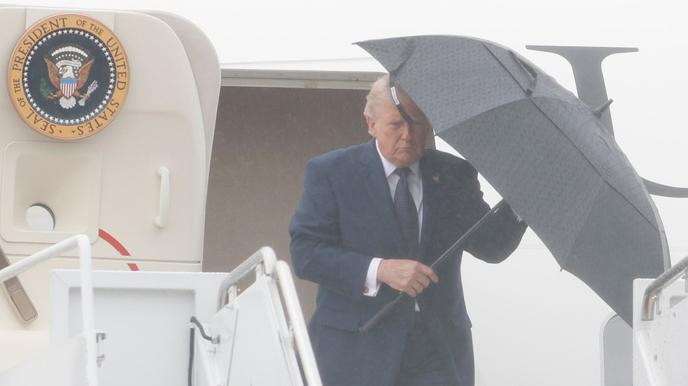 Trump skips son’s wedding amid reported Iran strike preparations