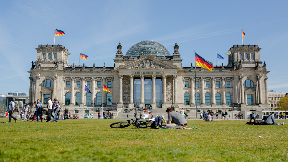 Fewer Germans buying into warnings of Russian attack – poll