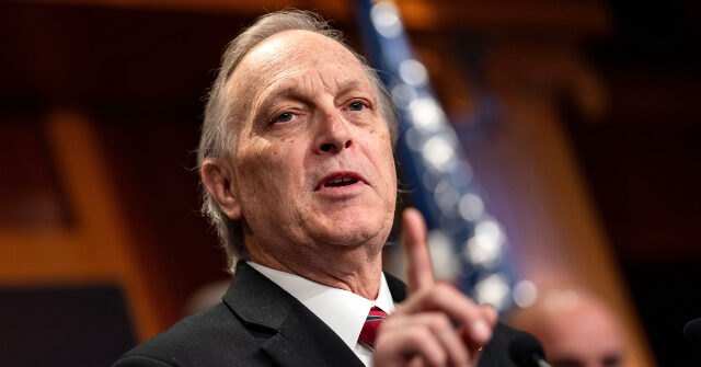 Conservatives Press for Privacy Reform in FISA Negotiations