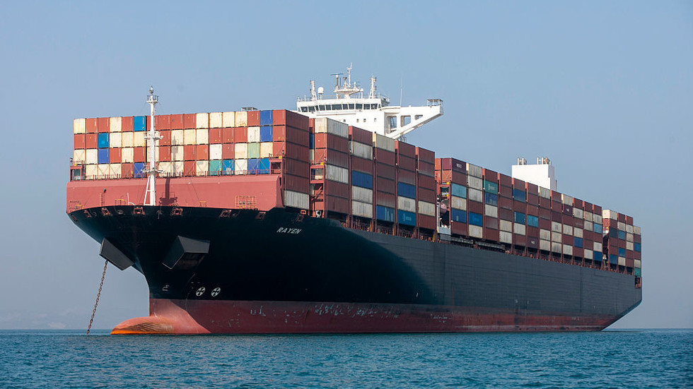 US military secretly guiding ships through Strait of Hormuz – NYT