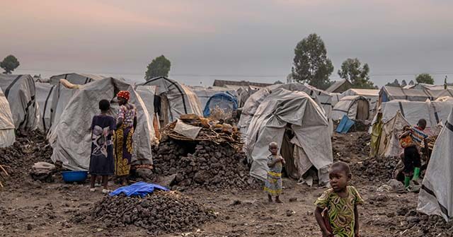 Ebola Spreads in Congo Refugee Camps, Cases Top 1,000