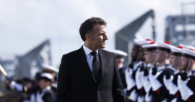 Macron: French Aircraft Carrier Ready to Be Deployed to Strait of Hormuz