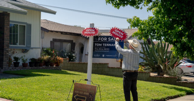 Sales of New Homes Unexpectedly Plunge