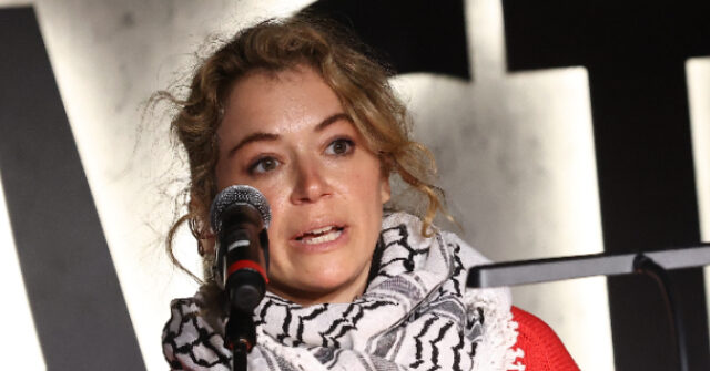 Marvel ‘She-Hulk’ Star Tatiana Maslany Pushes Boycott of ‘New York Times’ over ‘Harm’ Done to Trans, Palestinians, Blacks