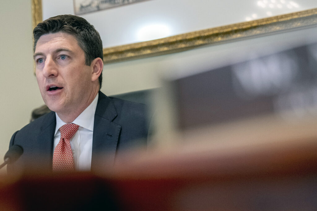 House panel advances bill banning lawmakers from political betting markets