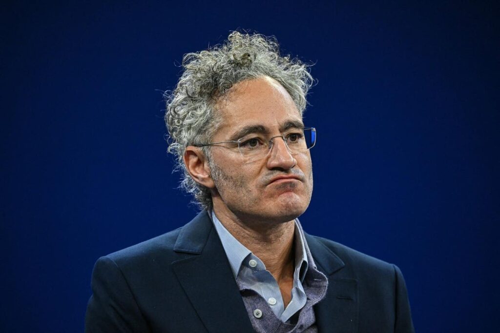 Palantir Billionaire Karp Blasts AI Industry As ‘Effing Insane’